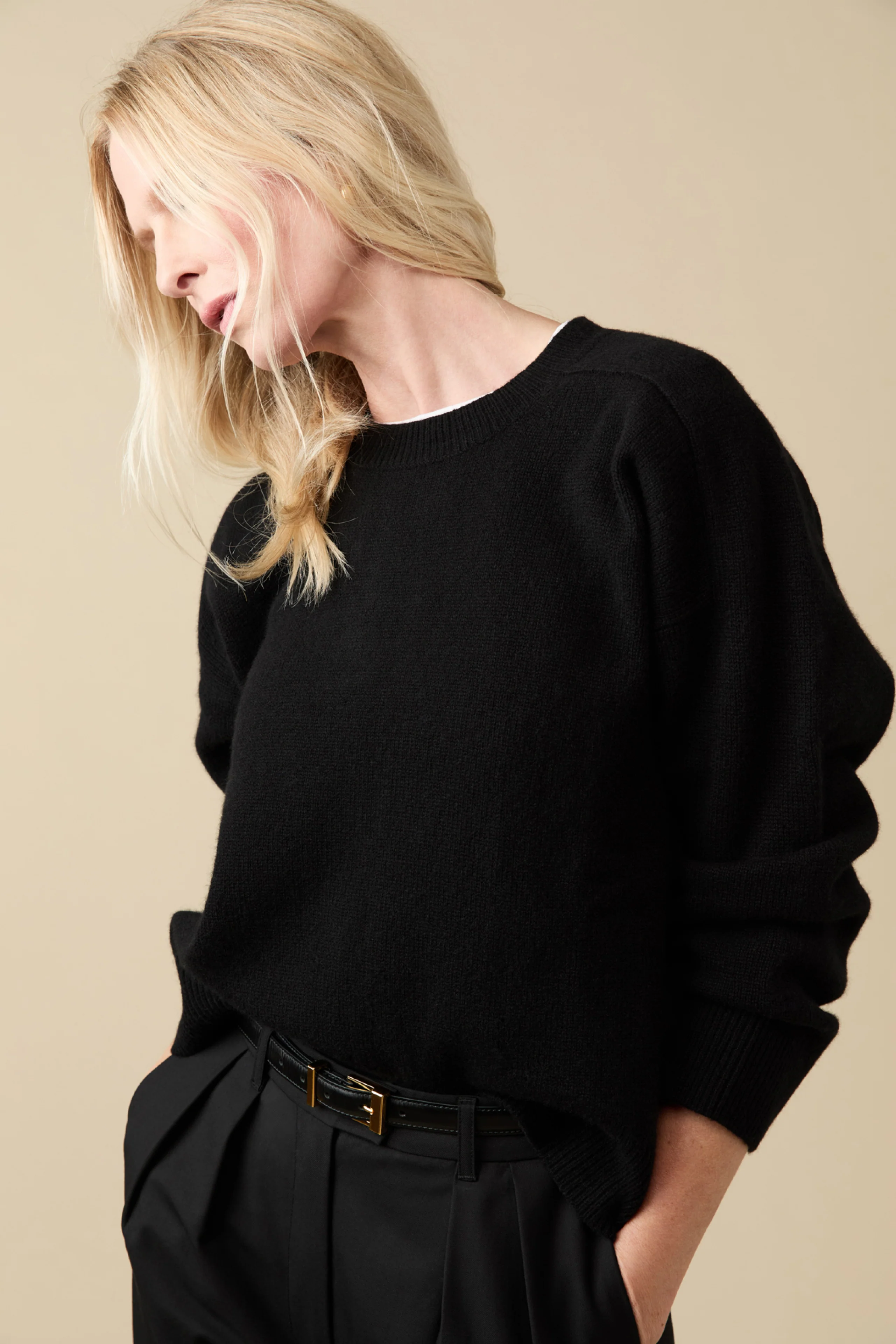 The Cashmere Crew in Black - Image 3