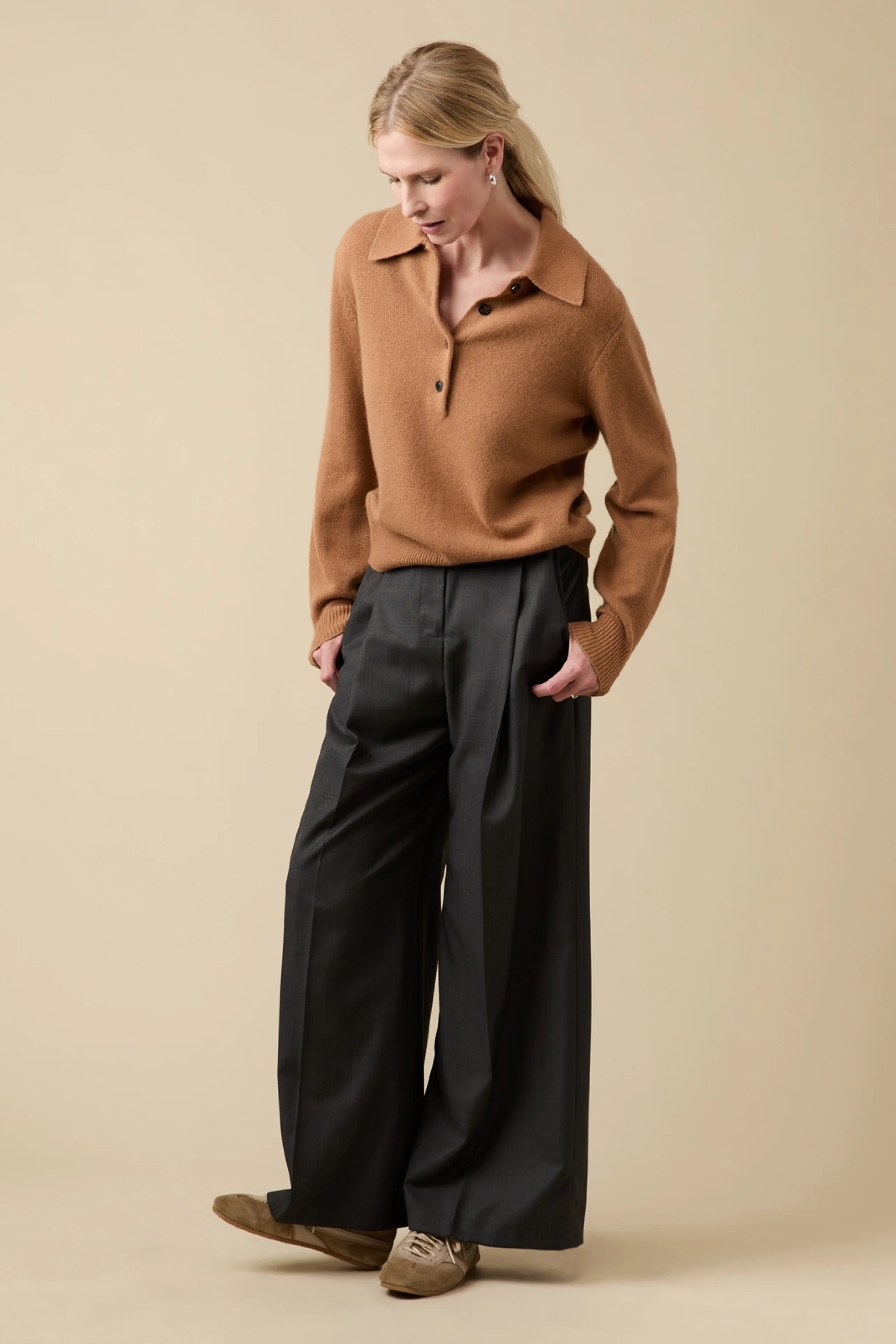The Cashmere Polo in Camel - Image 2