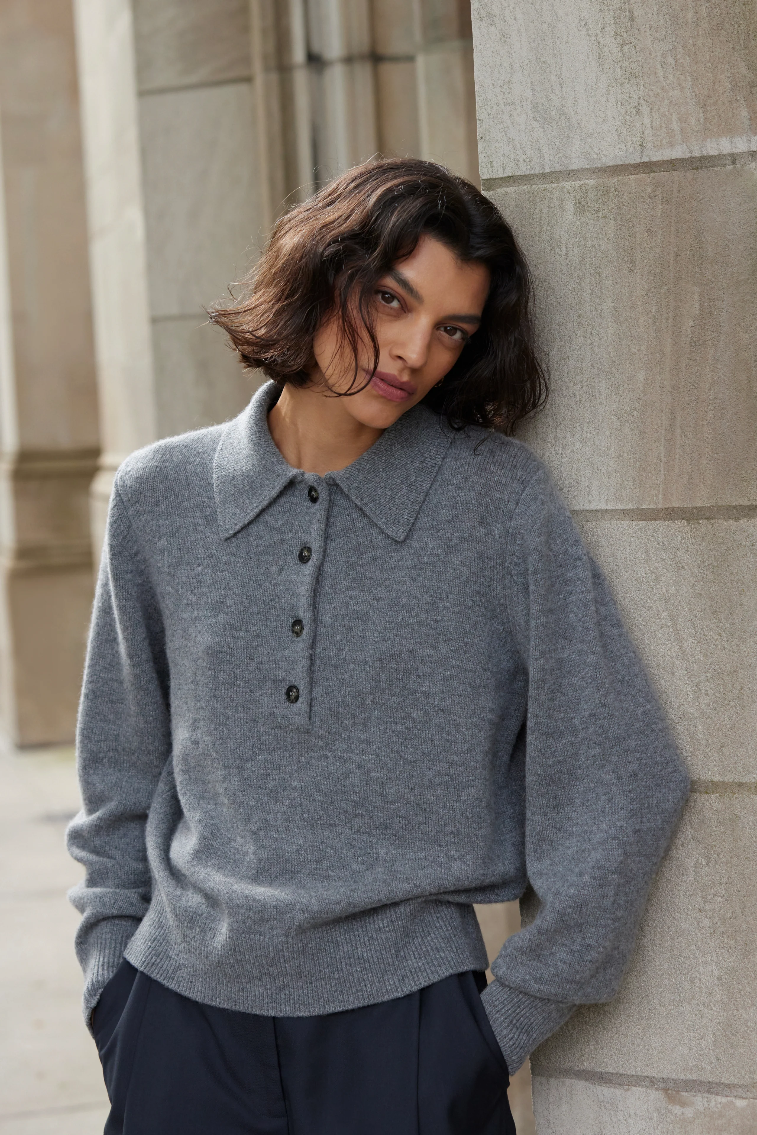 The Cashmere Polo in Heather Grey - Image 4
