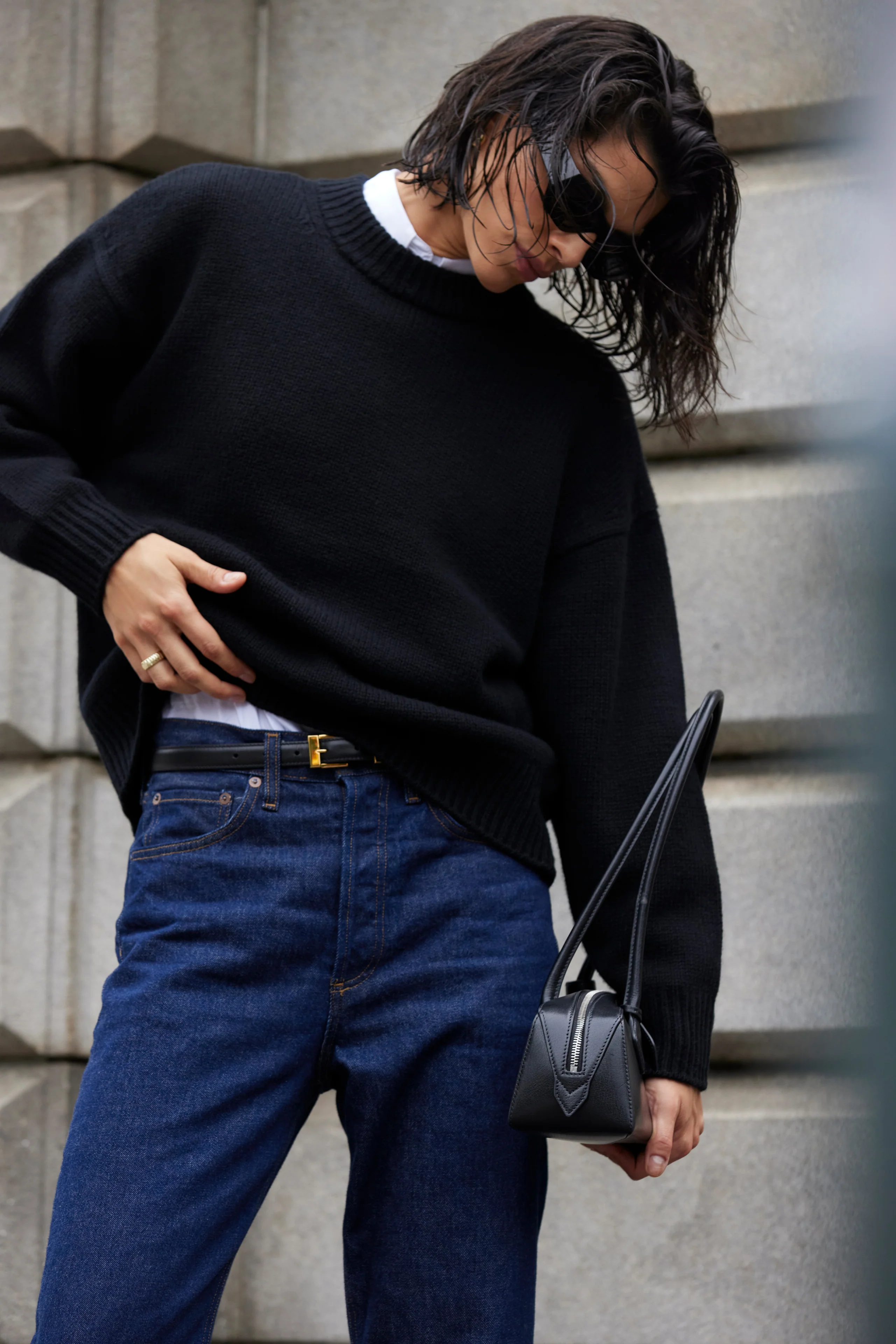 The Cashmere Signature Crew in Black - Image 5