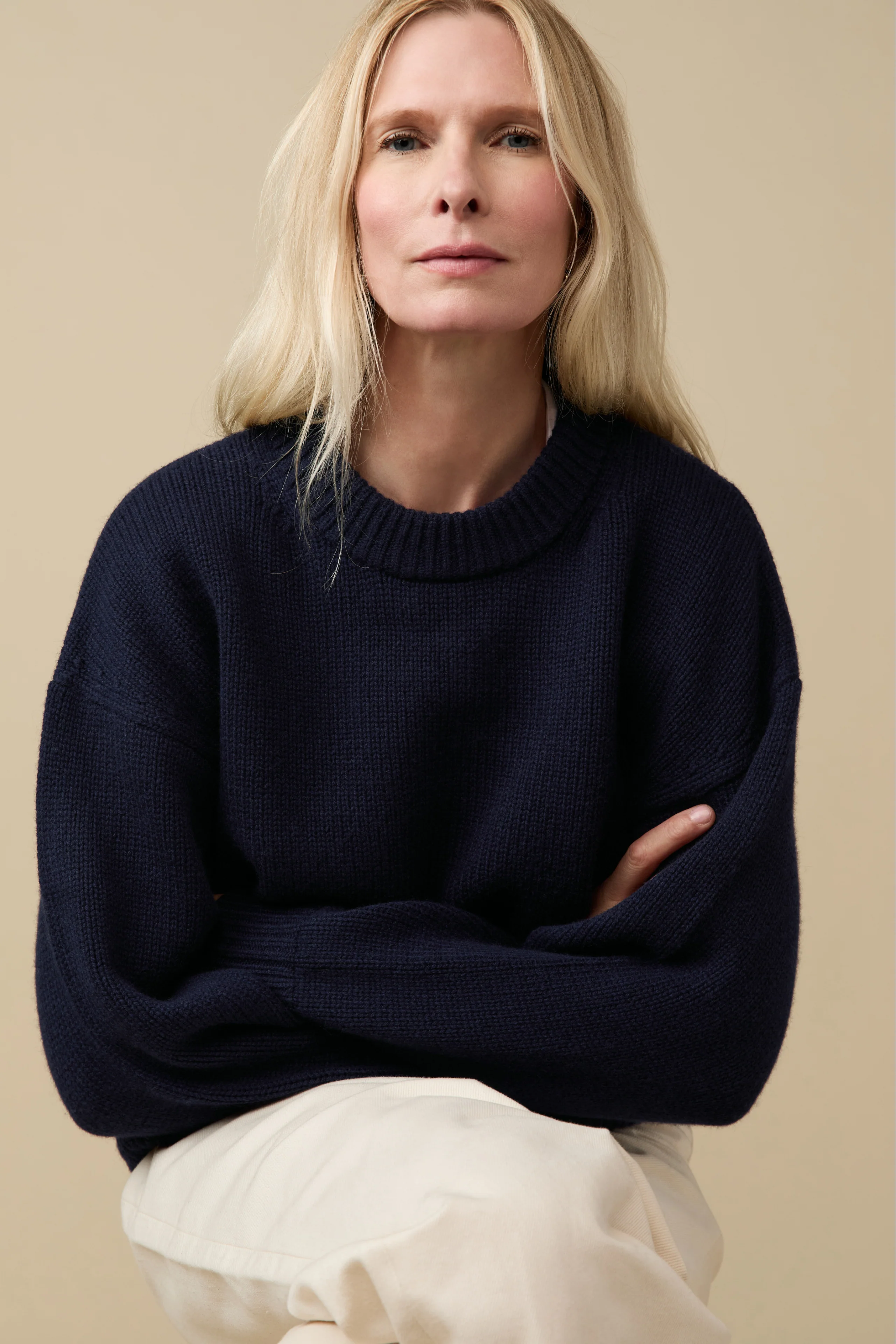 The Cashmere Signature Crew in Navy - Image 3