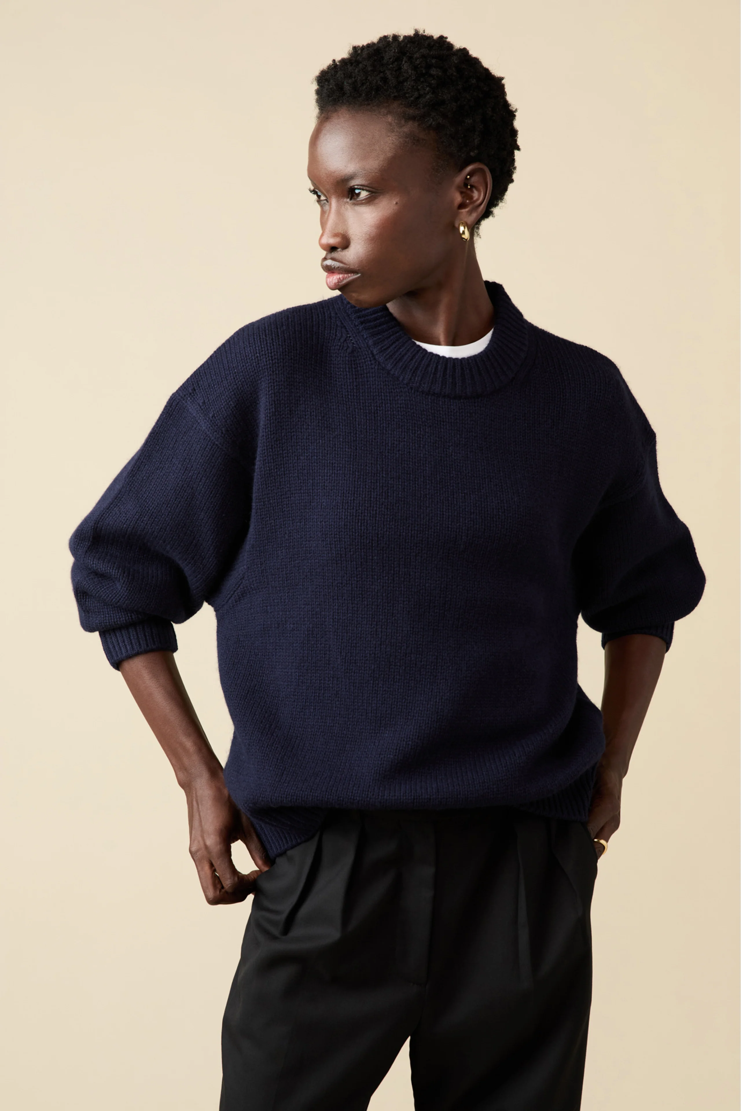 The Cashmere Signature Crew in Navy - Image 4