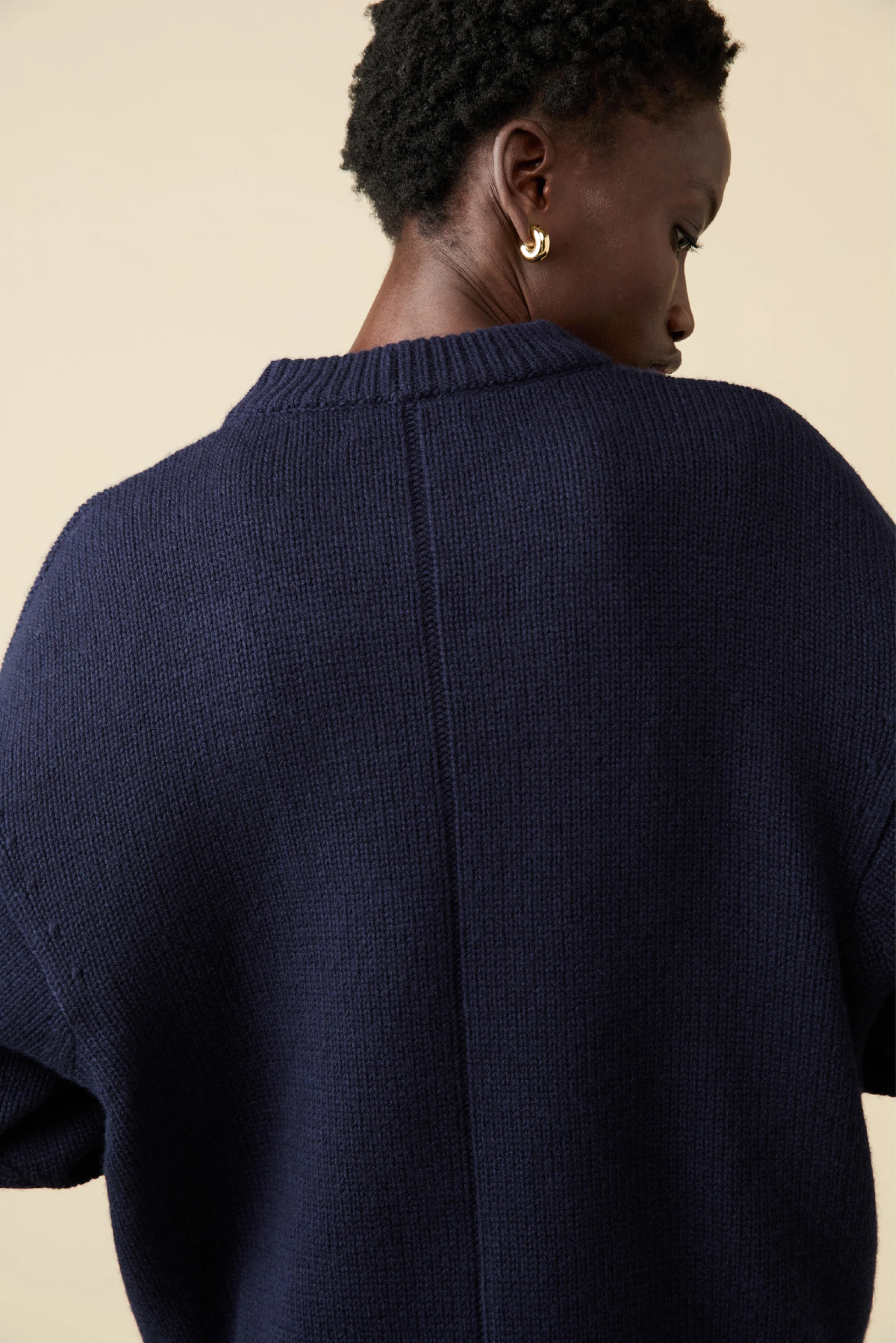 The Cashmere Signature Crew in Navy - Image 5