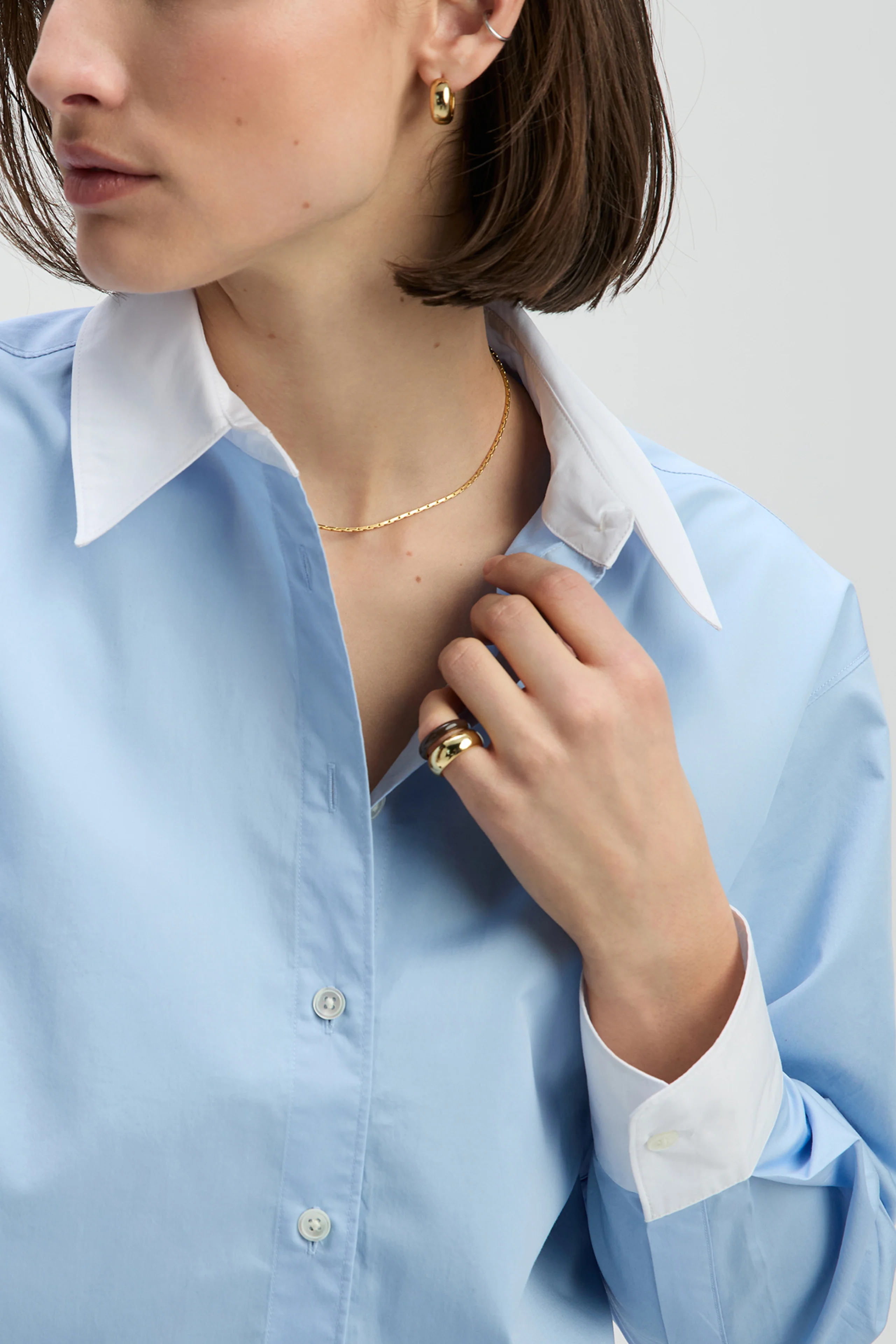 The Cropped Everything Shirt in French Blue - Image 4