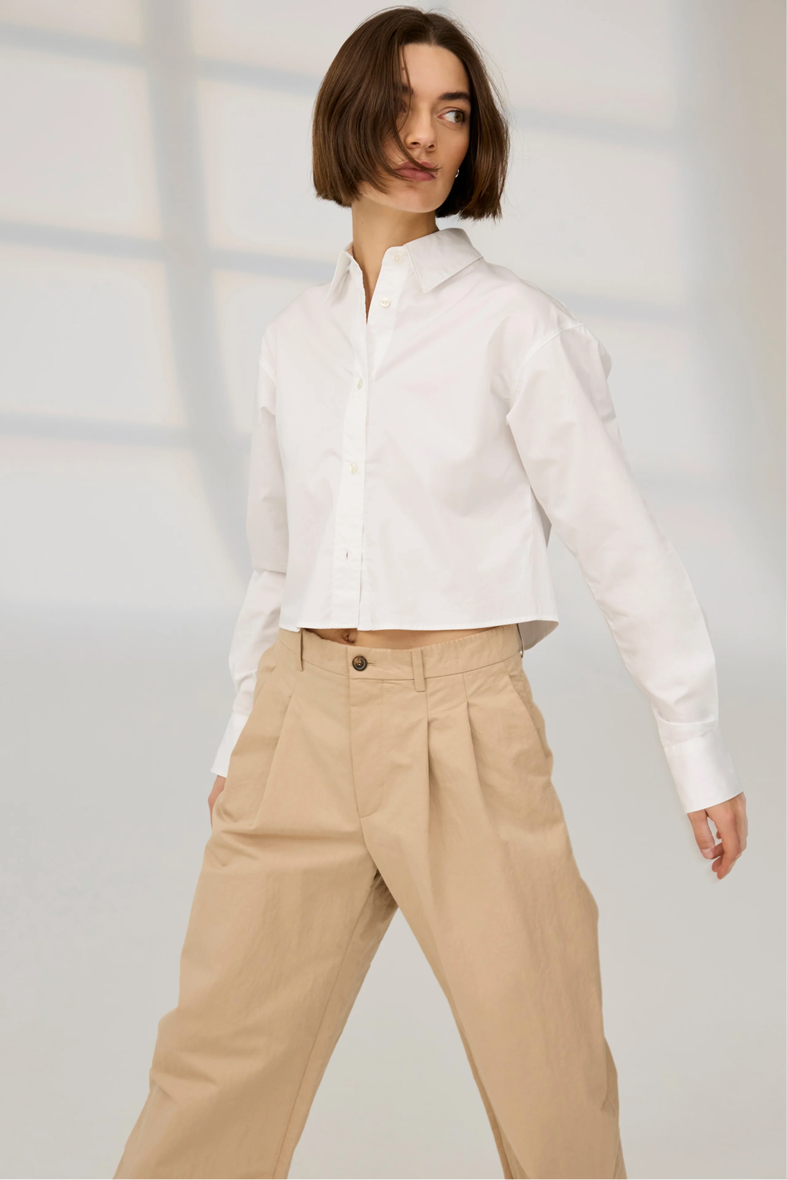 The Cropped Everything Shirt in White - Image 6