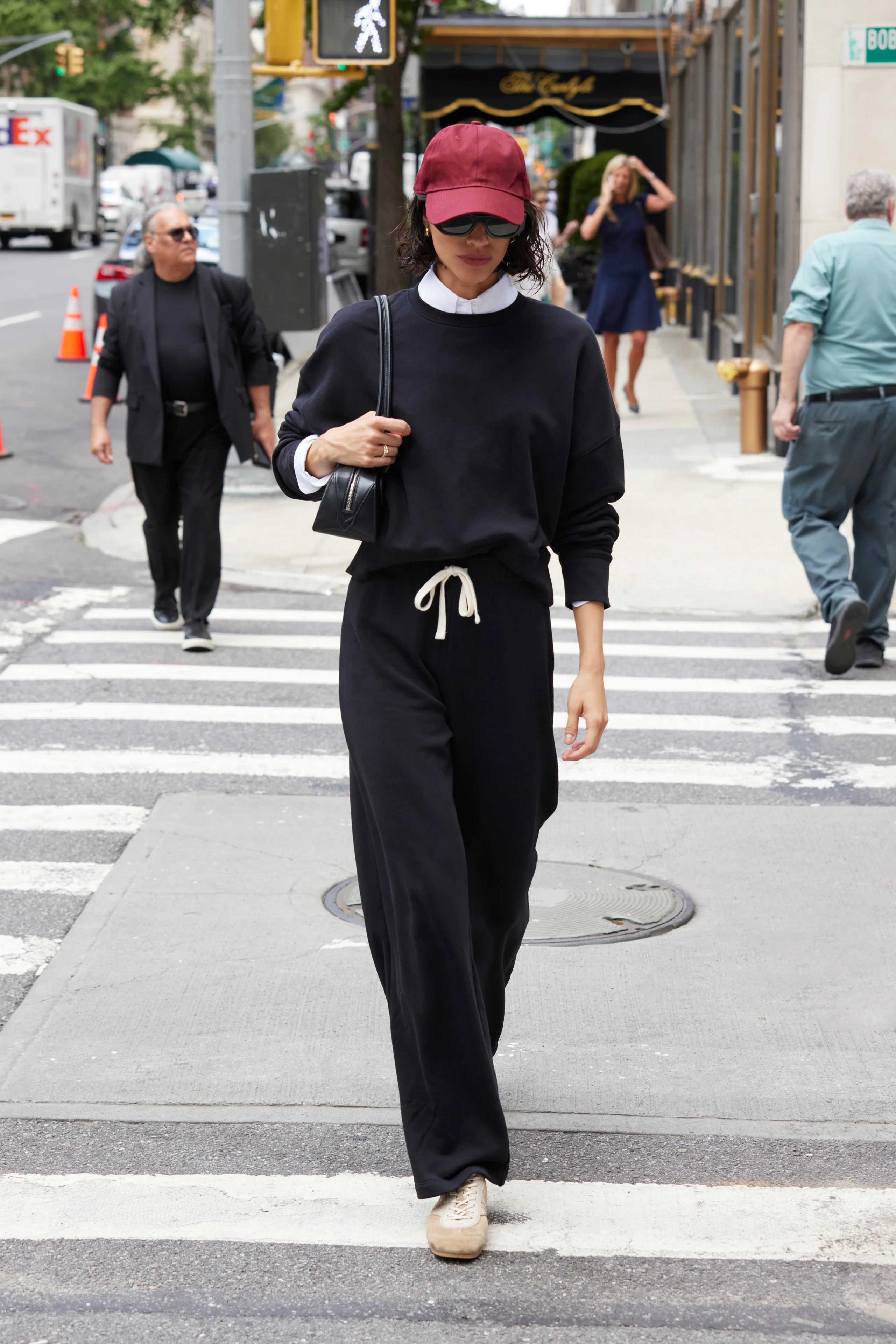 The Everyday Sweatpant in Black - Image 4