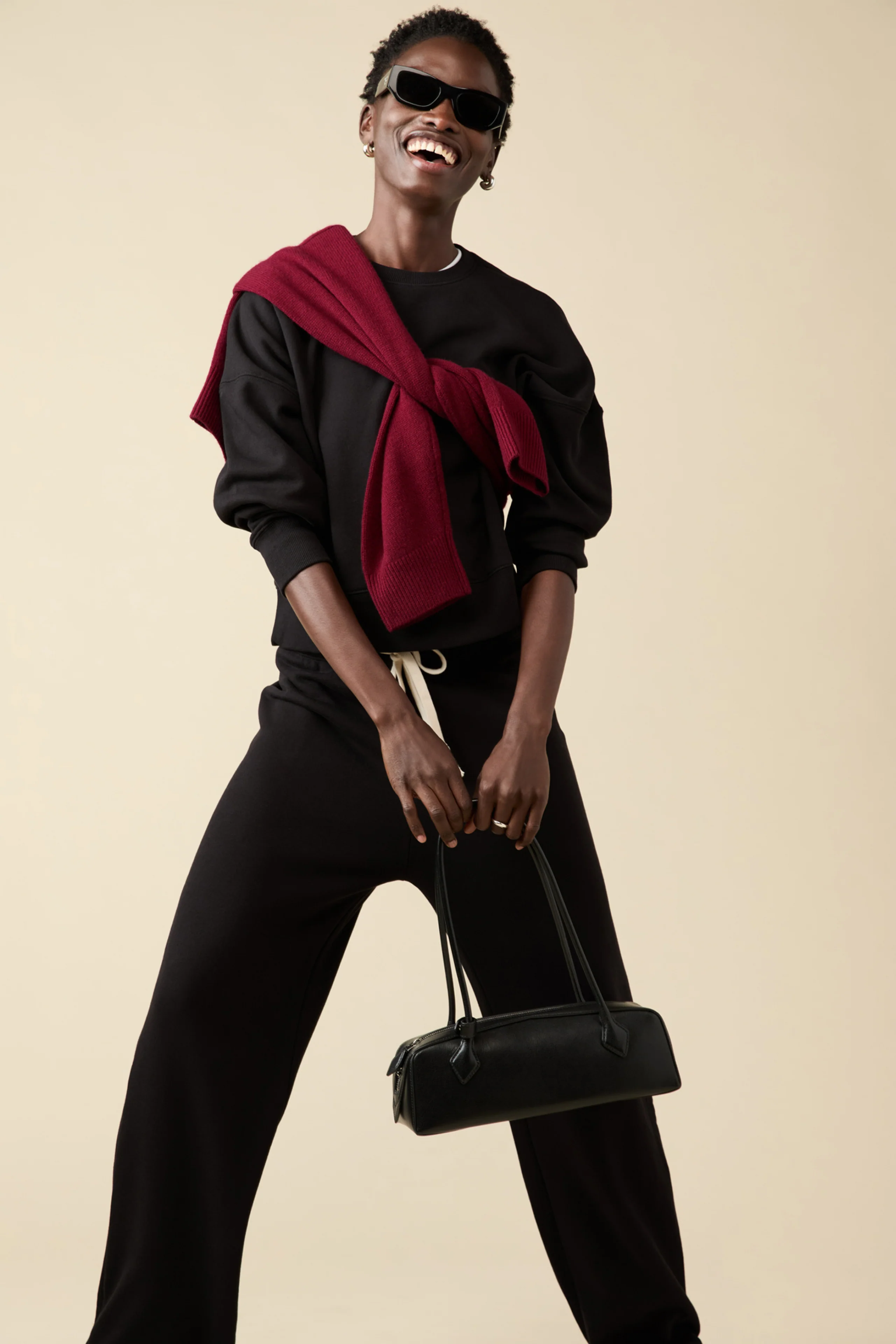 The Everyday Sweatshirt in Black - Image 5