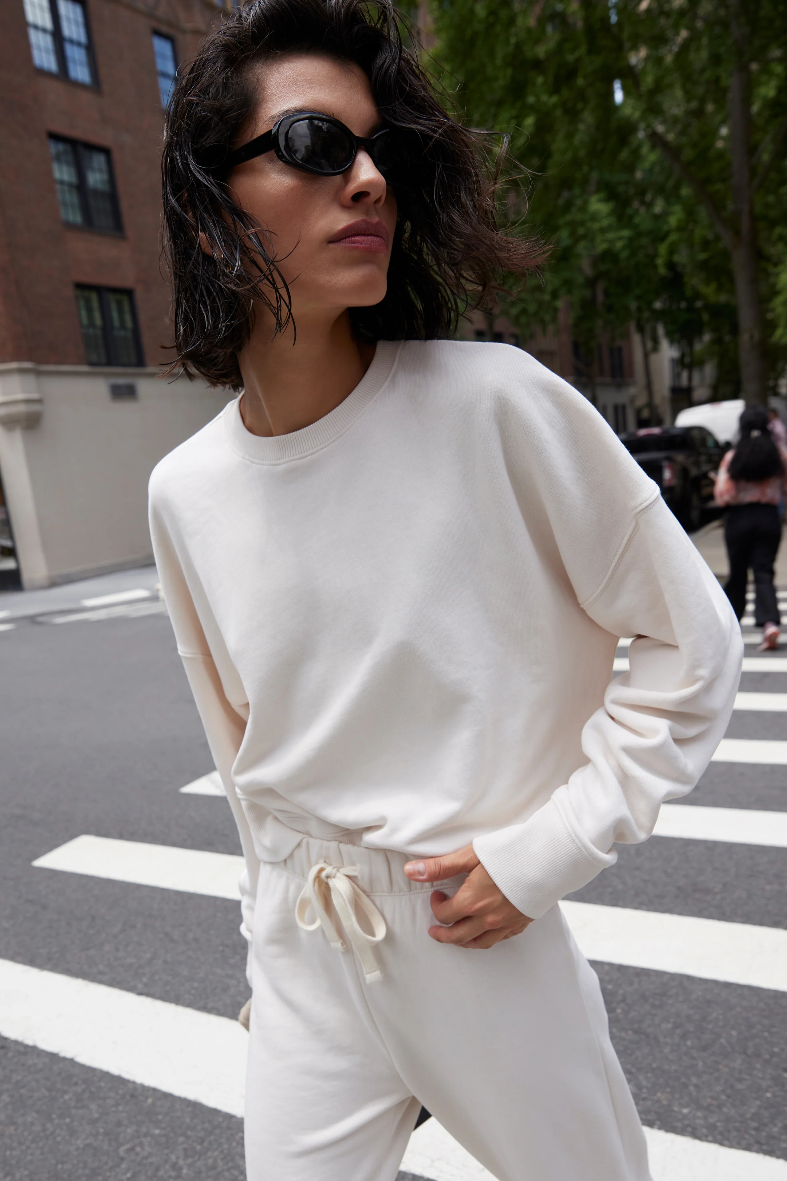 The Everyday Sweatshirt in Cream - Image 4