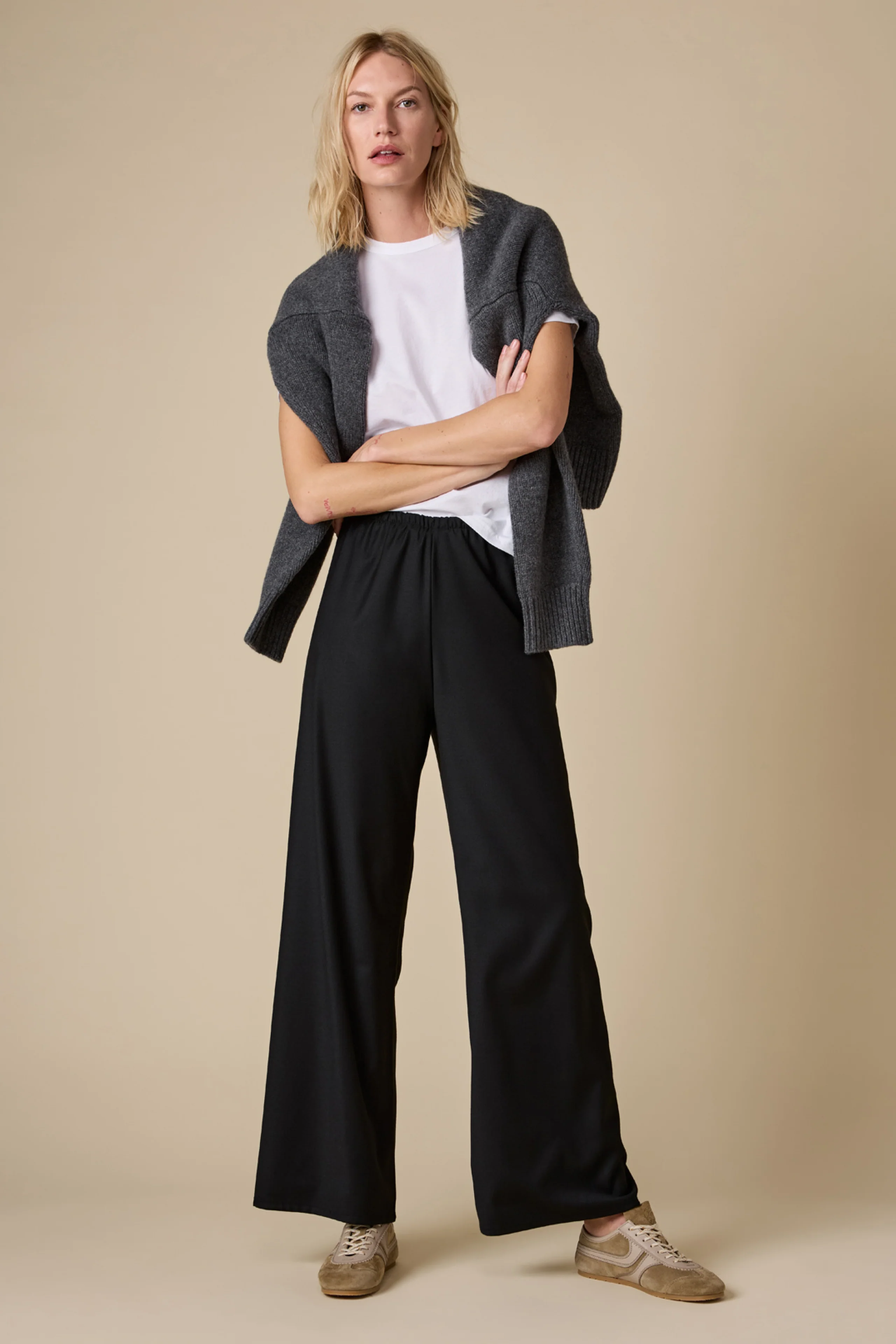 The Everything Pant in Black - Image 3