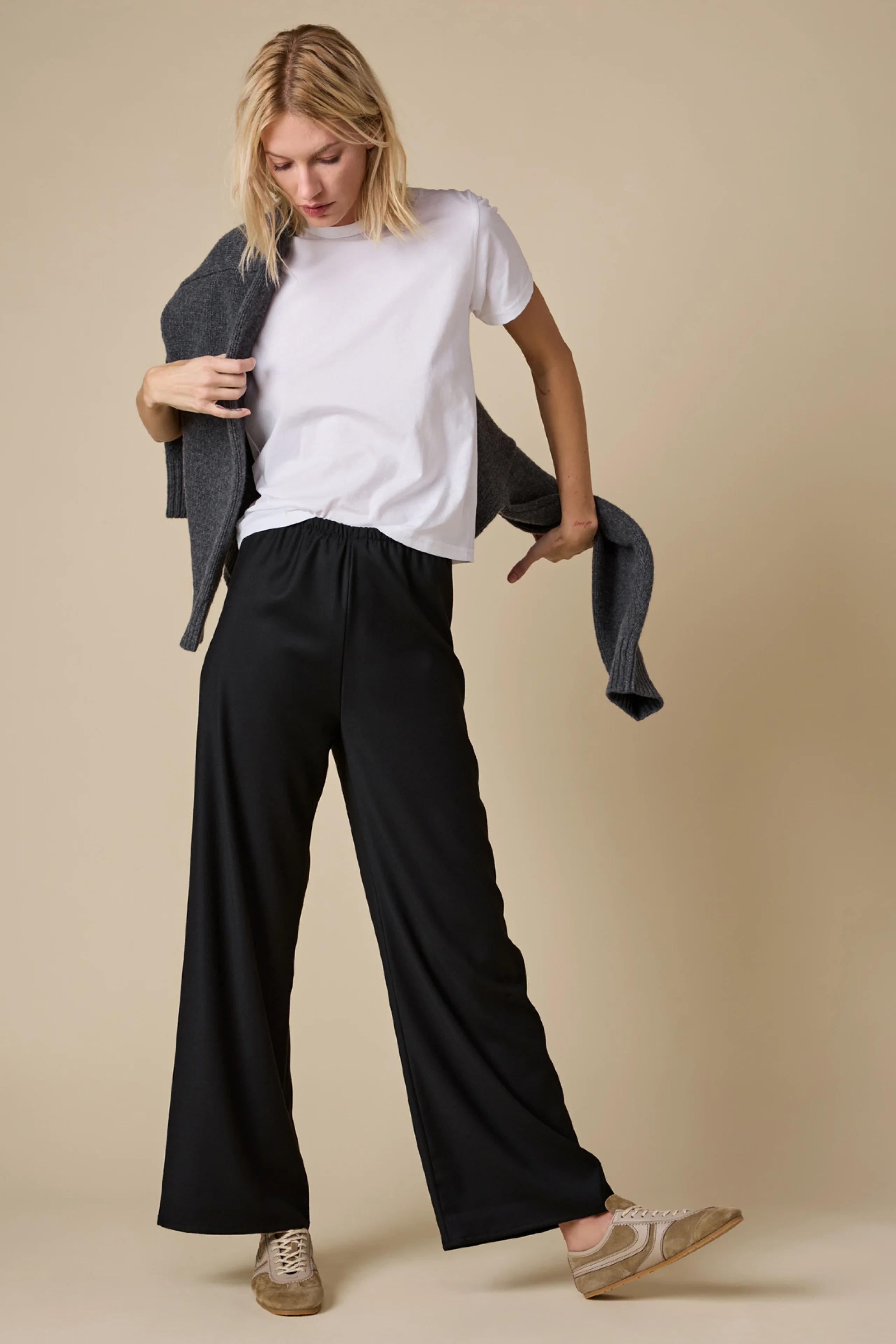 The Everything Pant in Black - Image 5