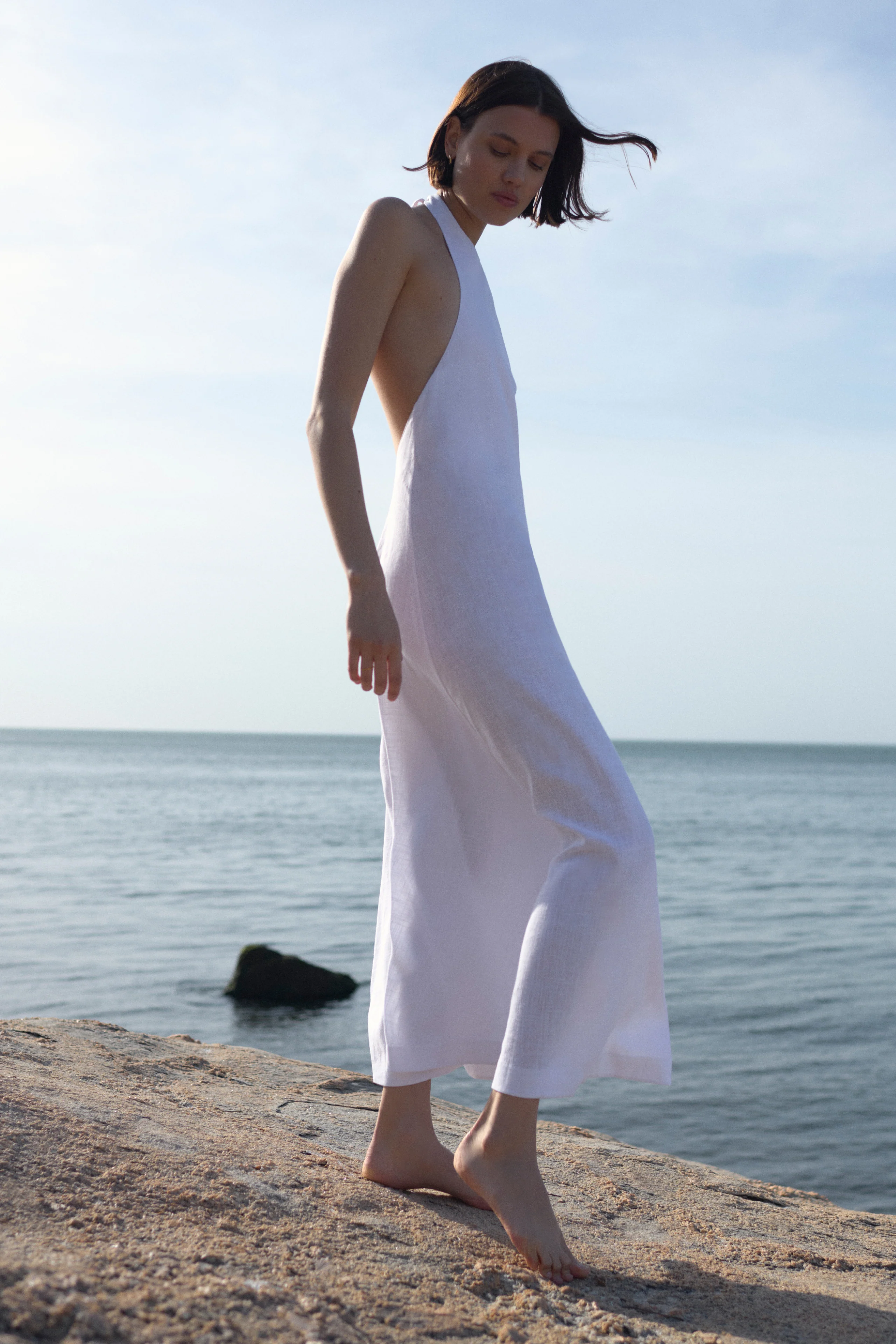 The Fête Linen Dress in White - Image 3
