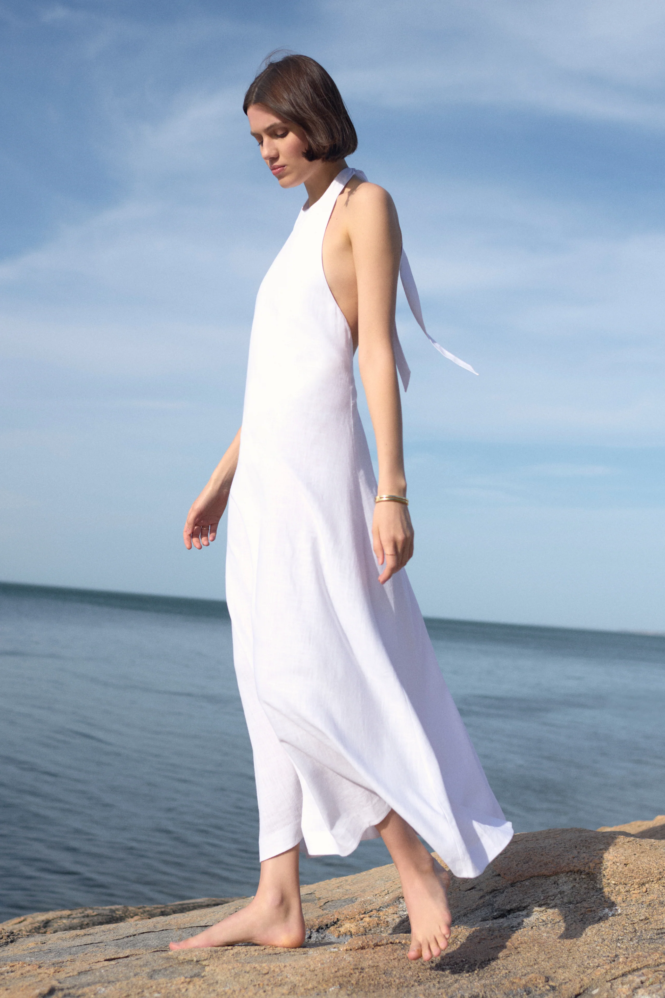 The Fête Linen Dress in White - Image 5