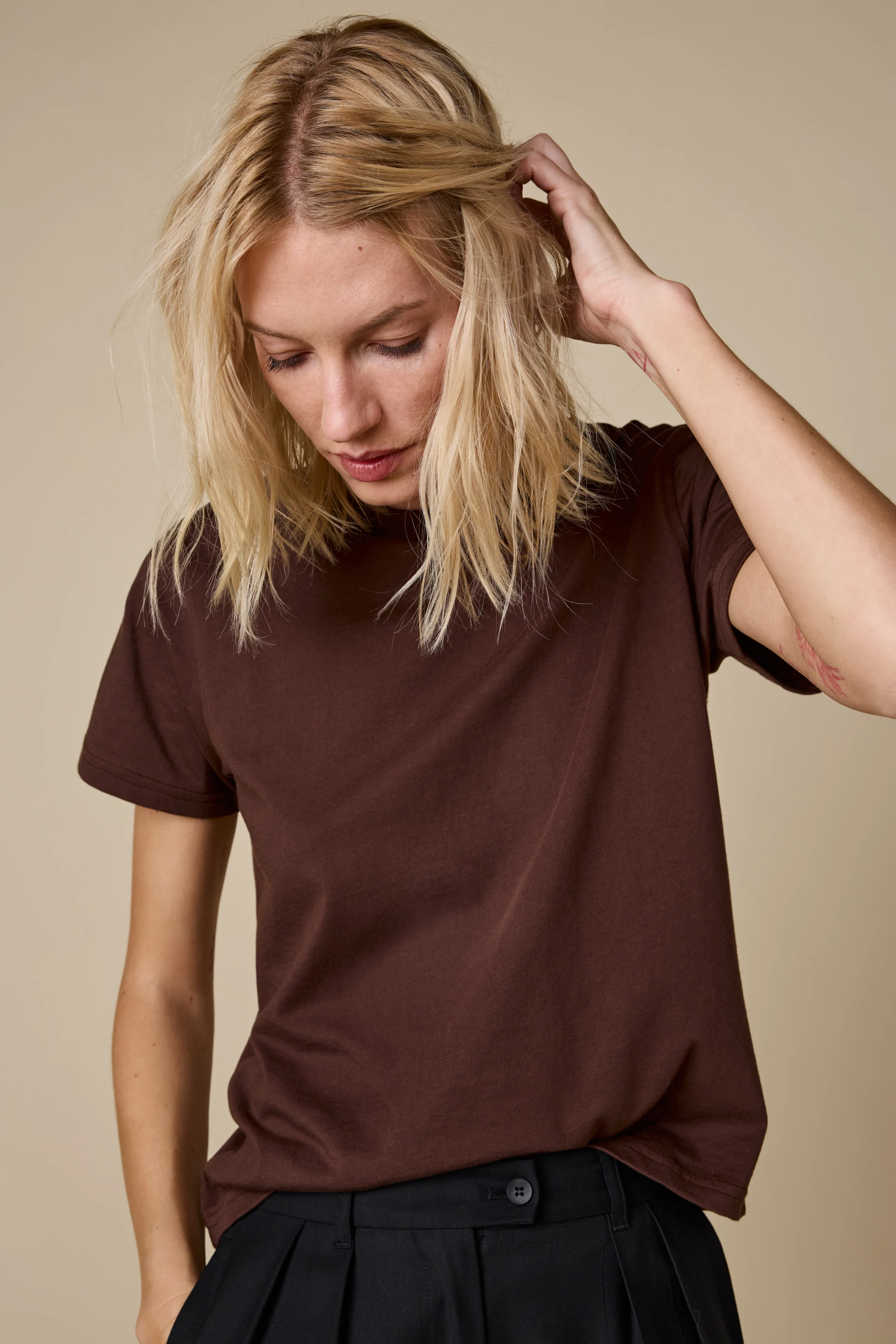 The Iconically Soft Perfect Tee in Chocolate - Image 4
