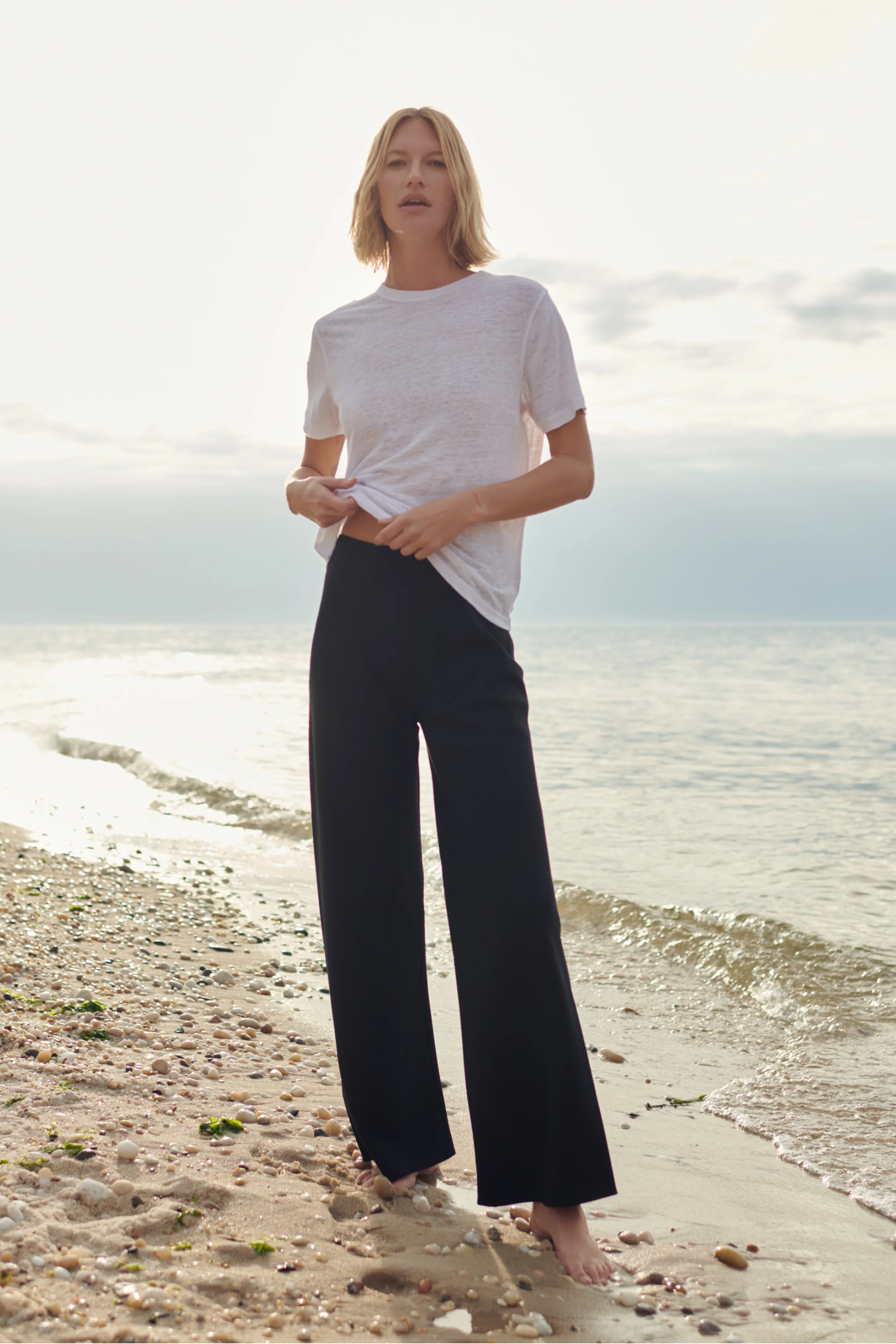 The Linen Perfect Tee in White - Image 4