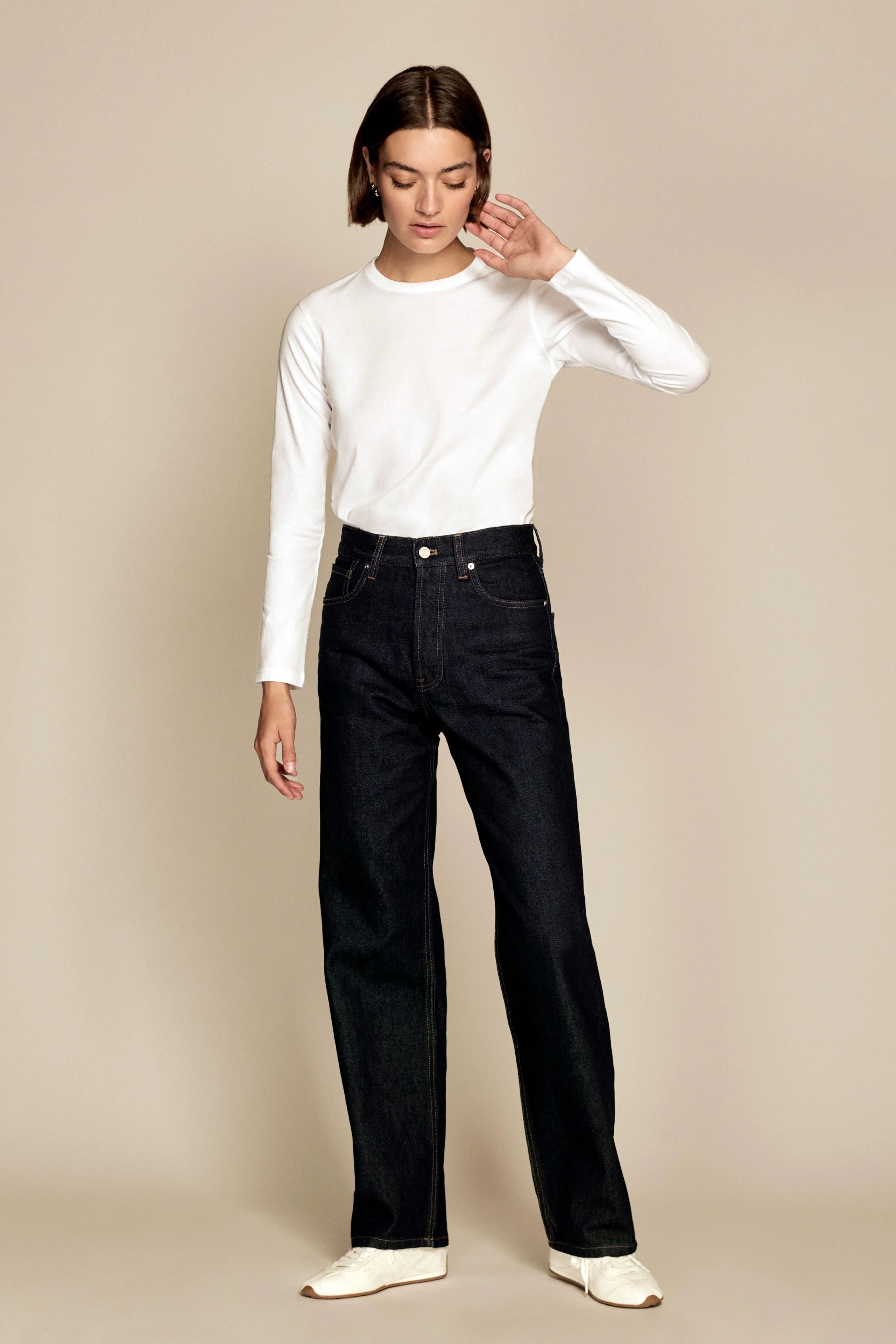 The Long Sleeve Perfect Tee in White - Image 3