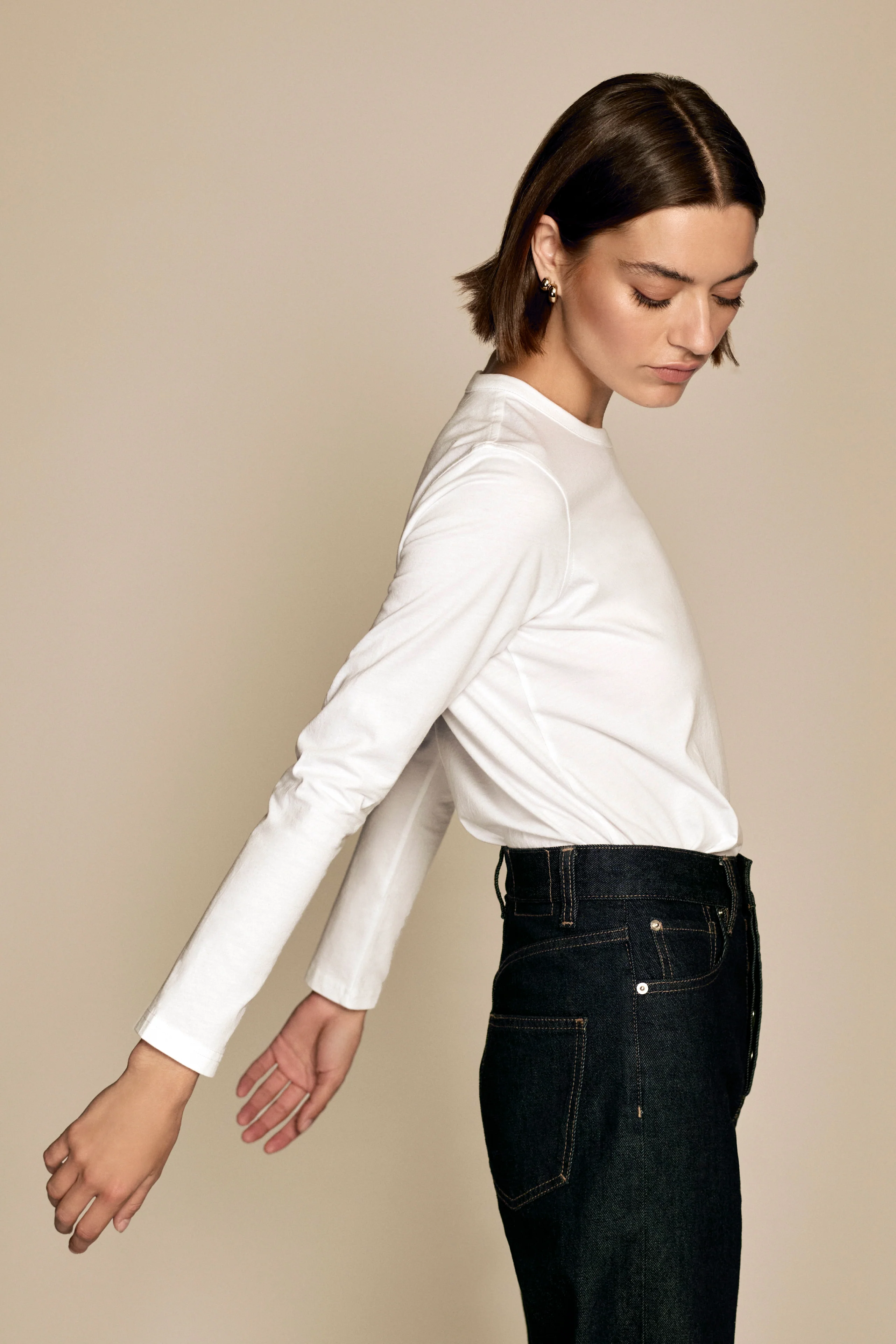 The Long Sleeve Perfect Tee in White - Image 4