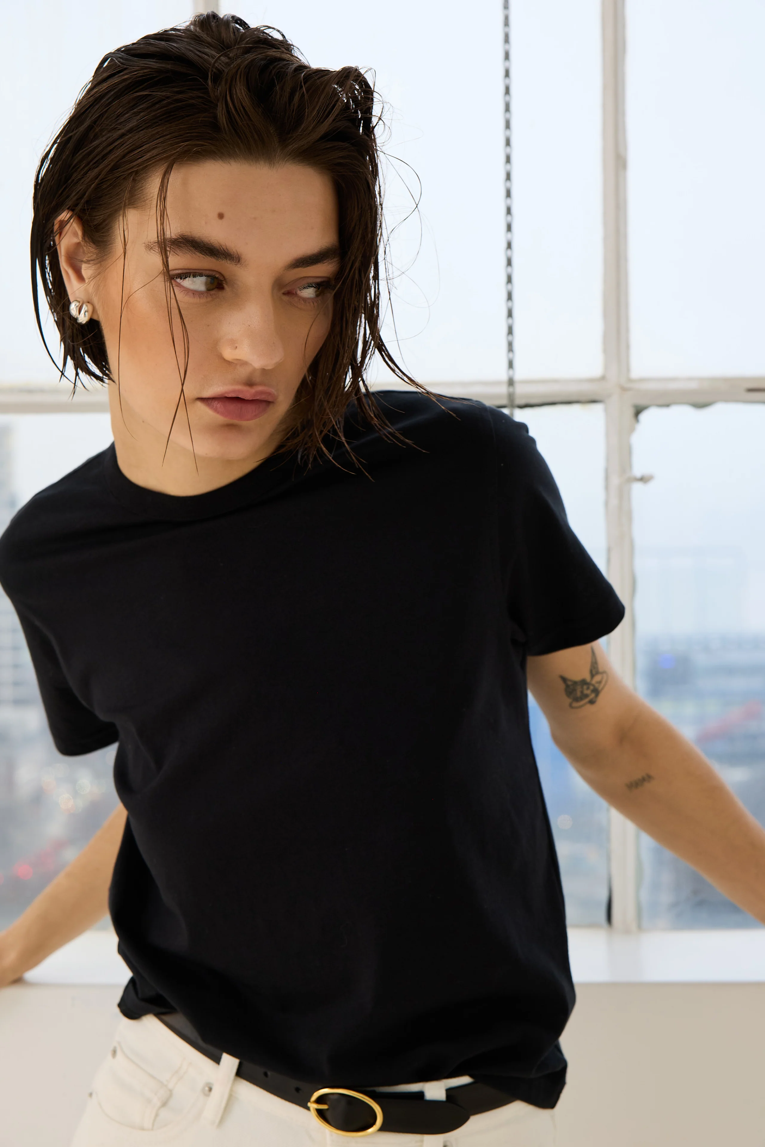 The Iconically Soft Perfect Tee in Black - Image 6