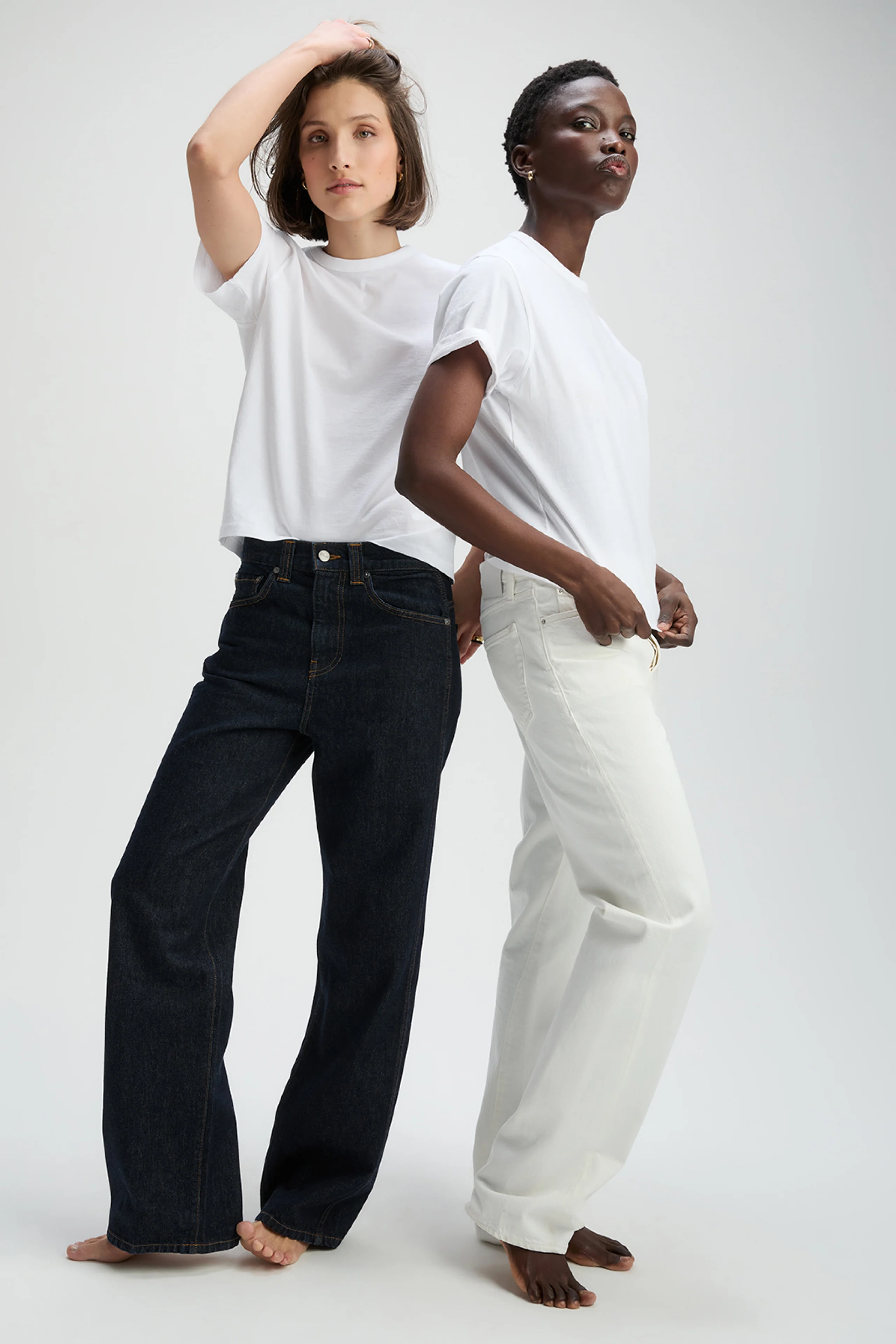 The Iconically Soft Perfect Tee in White - Image 4