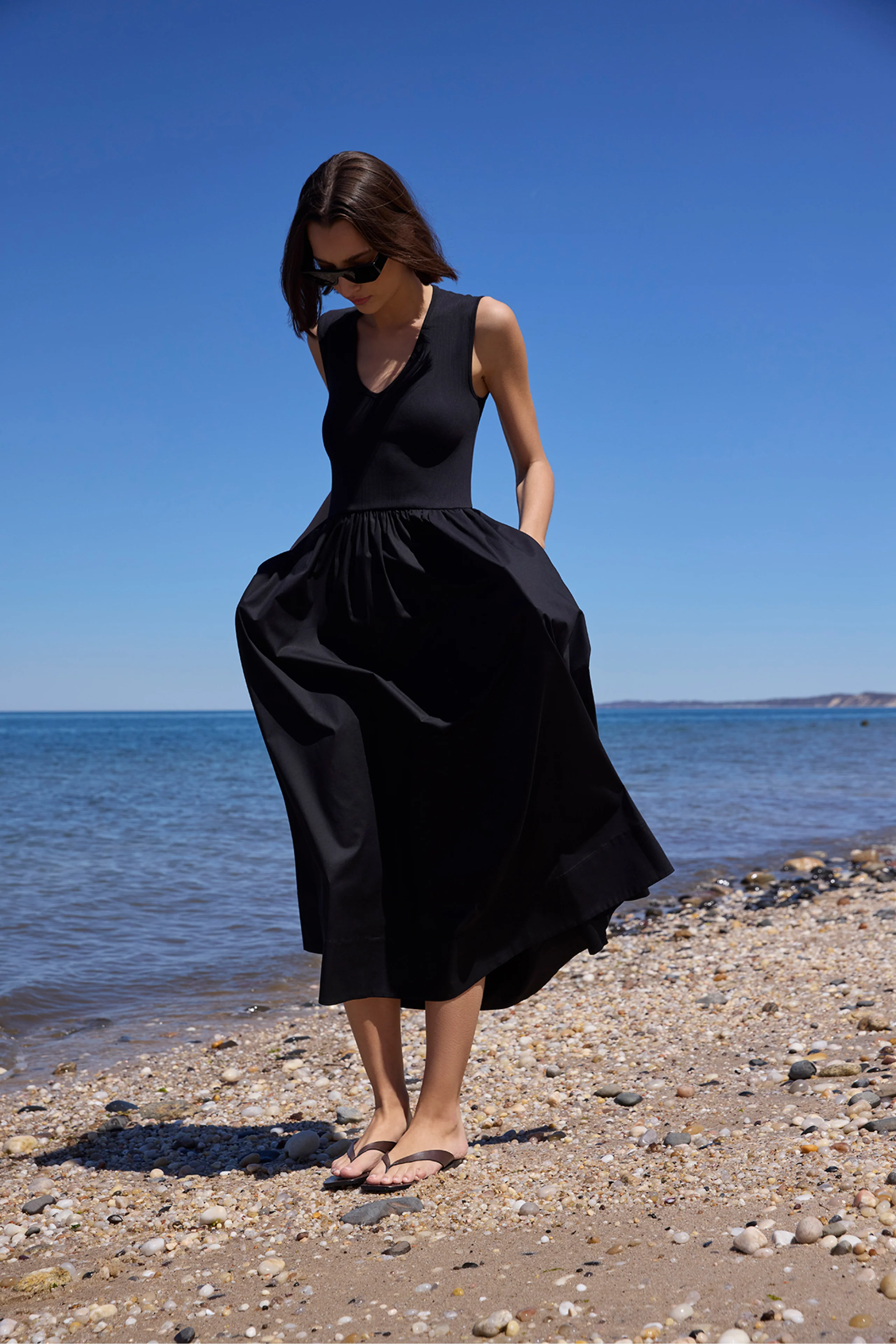 The V-Neck RSVP in Black - Image 6